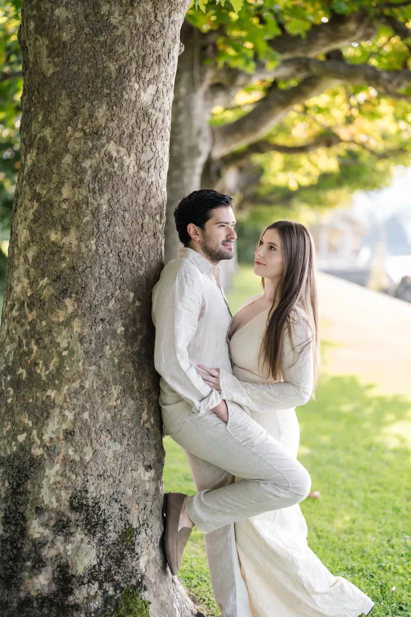 Dani y Edu en el Lago de Como, en la sesión de Cristiano Ostinelli.