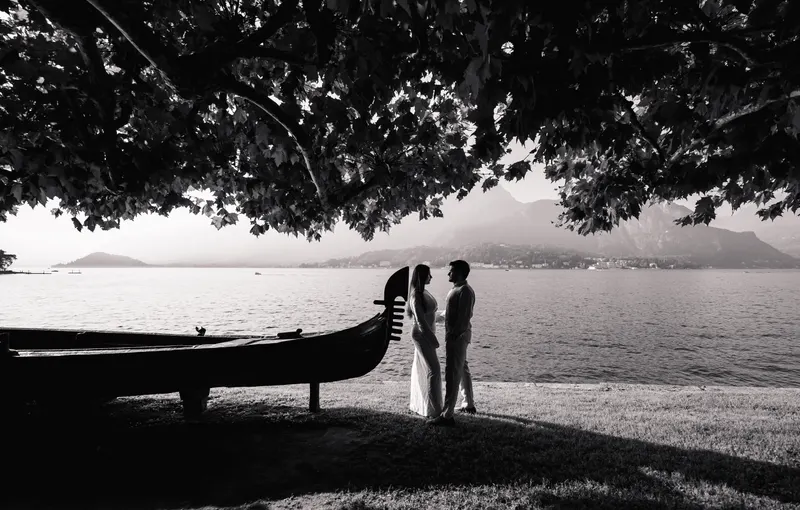 Dani y Edu en el Lago de Como, en la sesión de Cristiano Ostinelli.