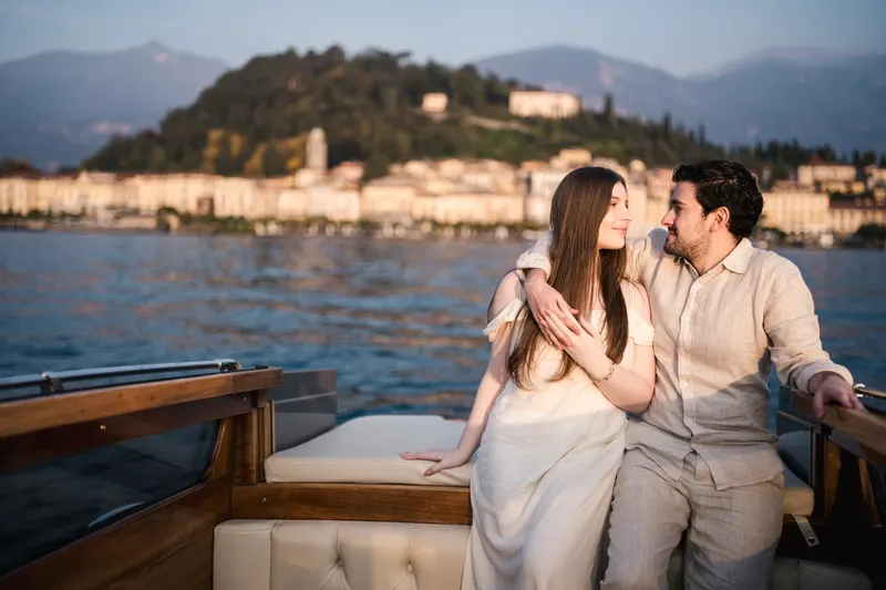 Dani y Edu en el Lago de Como, en la sesión de Cristiano Ostinelli.